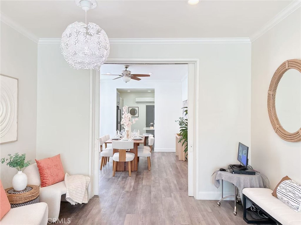 1147 S Westlake