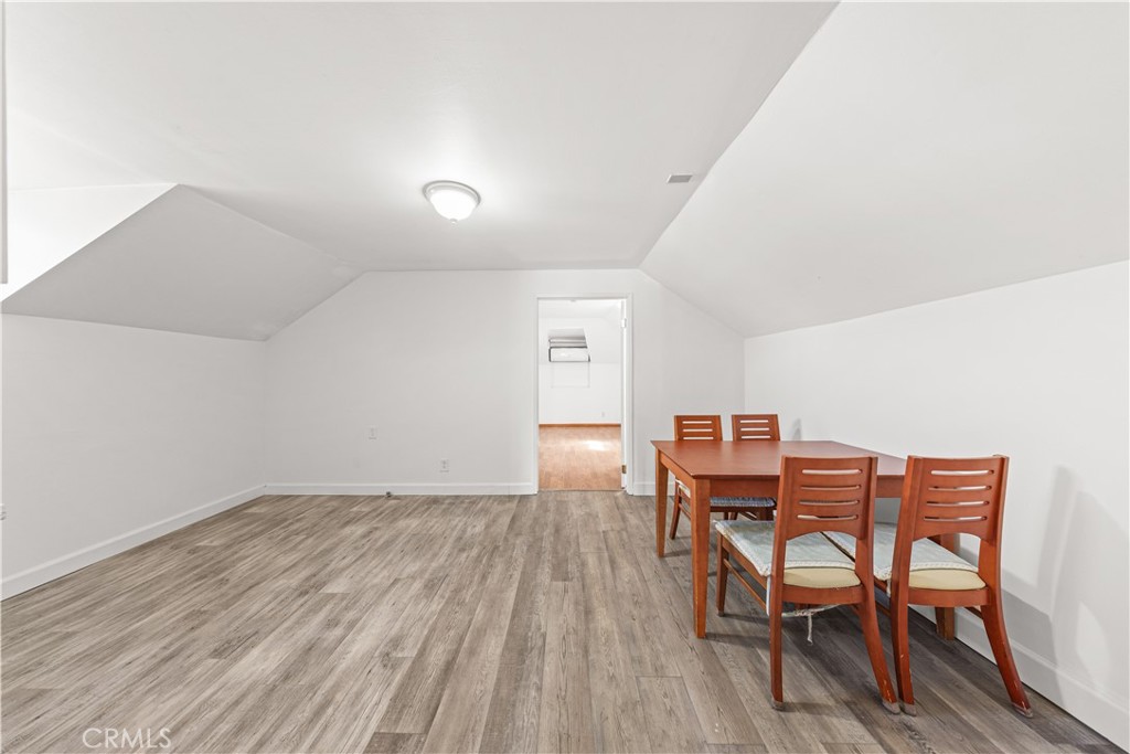 1147 S Westlake