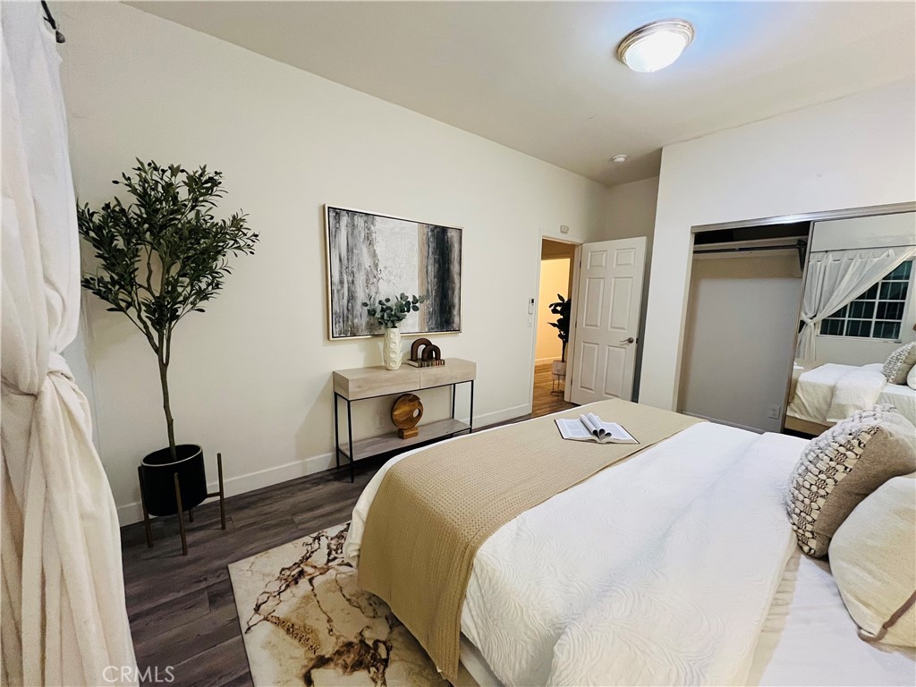 1147 S Westlake