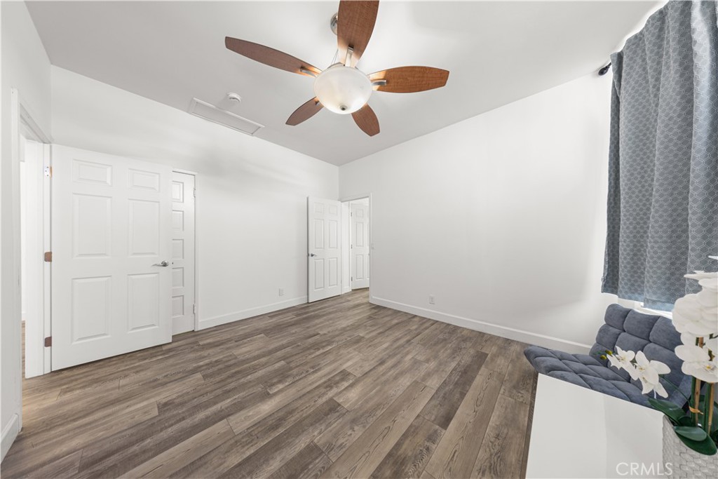 1147 S Westlake