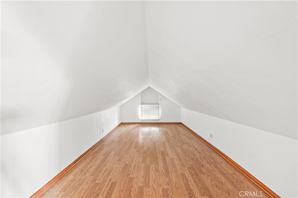 1147 S Westlake