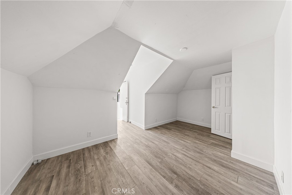 1147 S Westlake