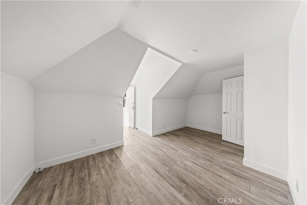 1147 S Westlake
