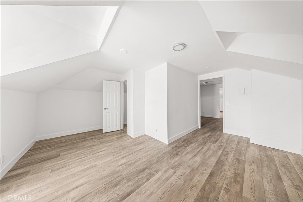 1147 S Westlake