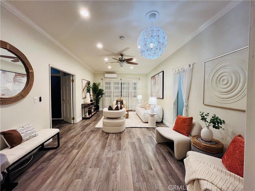 1147 S Westlake