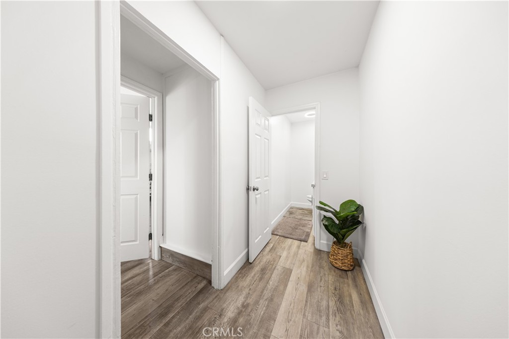 1147 S Westlake