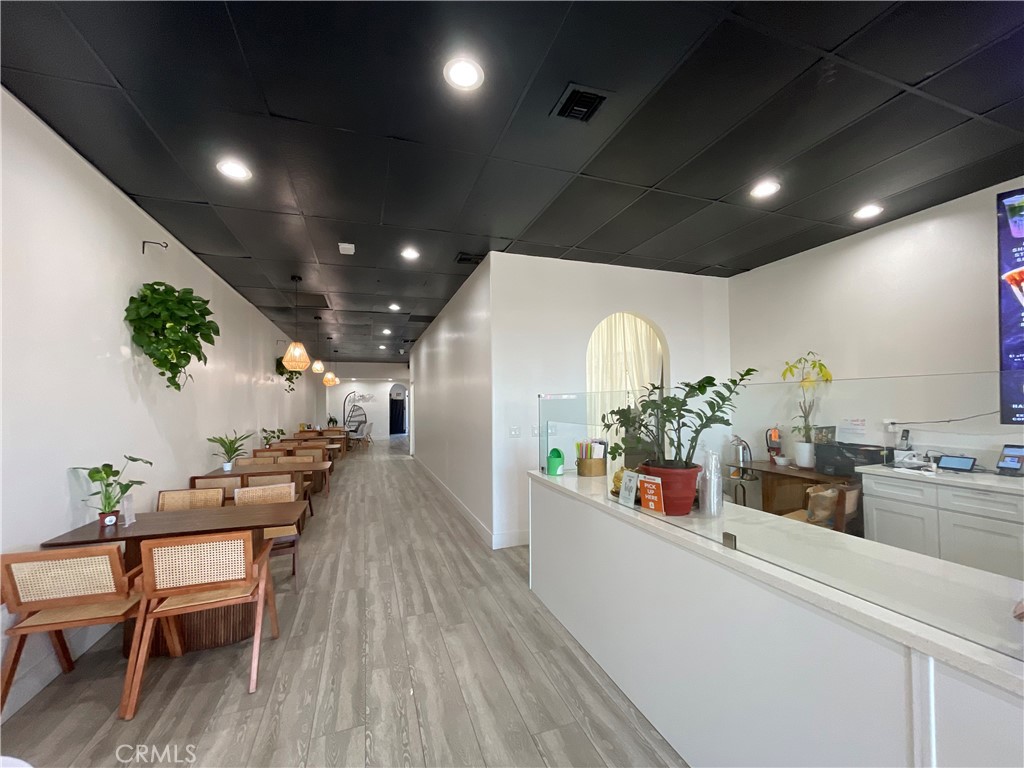 909 W Foothill Boulevard