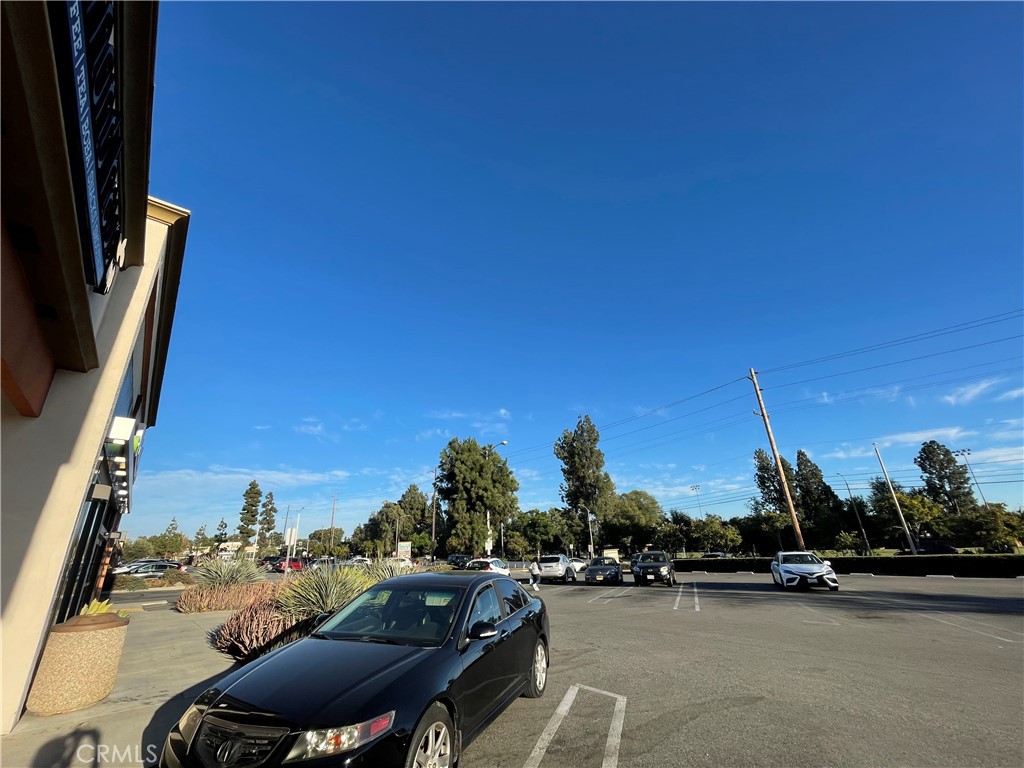 909 W Foothill Boulevard