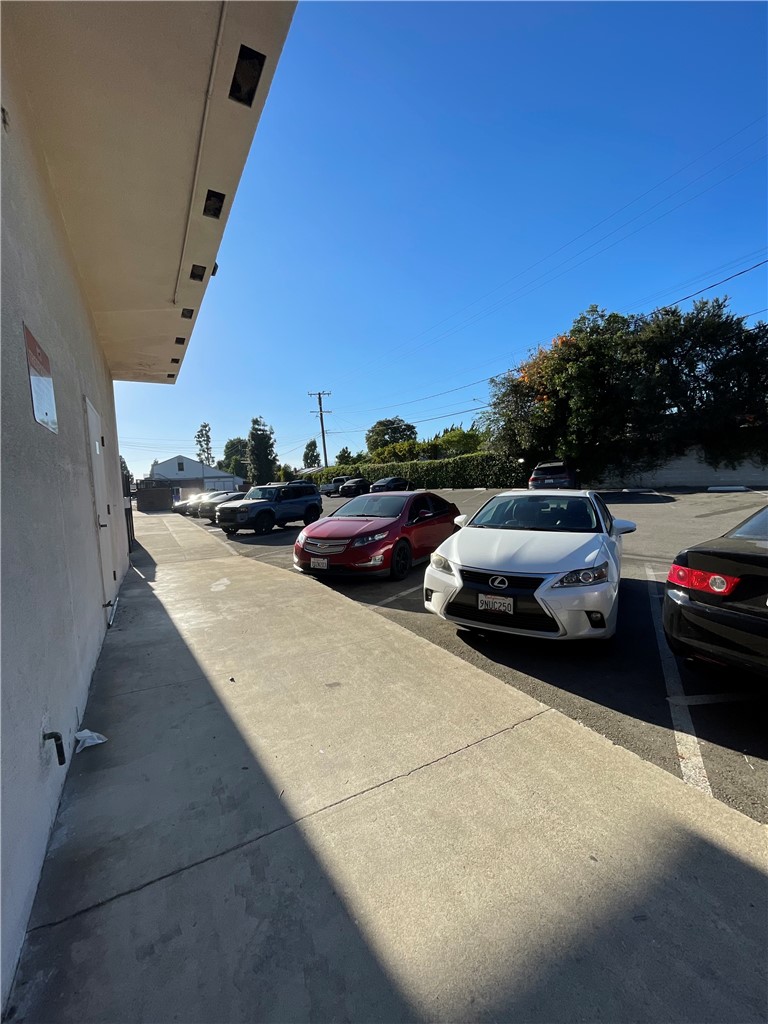 909 W Foothill Boulevard