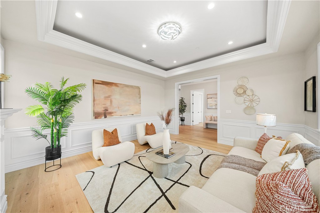517 S Ramona