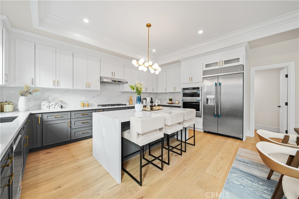517 S Ramona