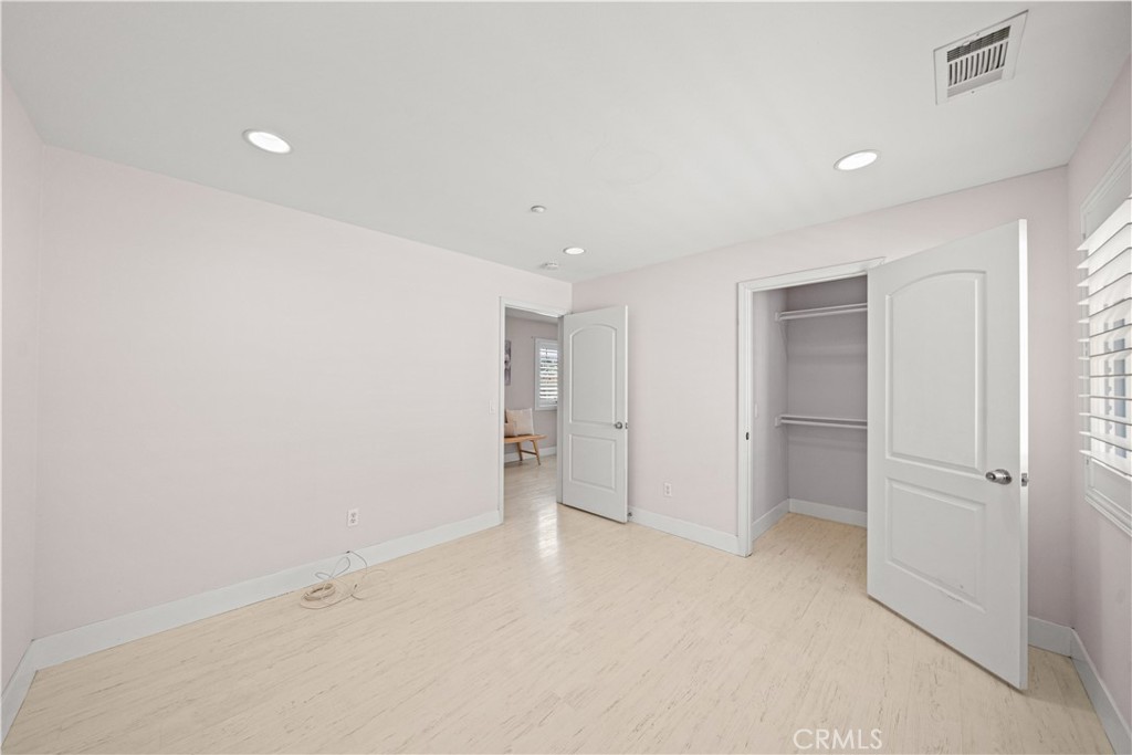 528 E Newmark