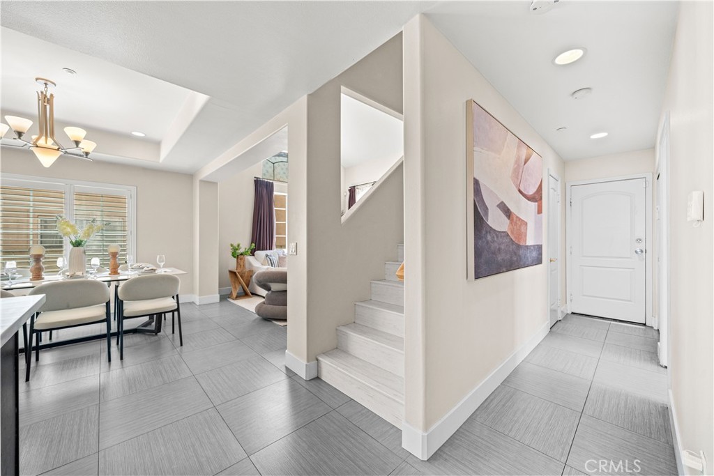 528 E Newmark