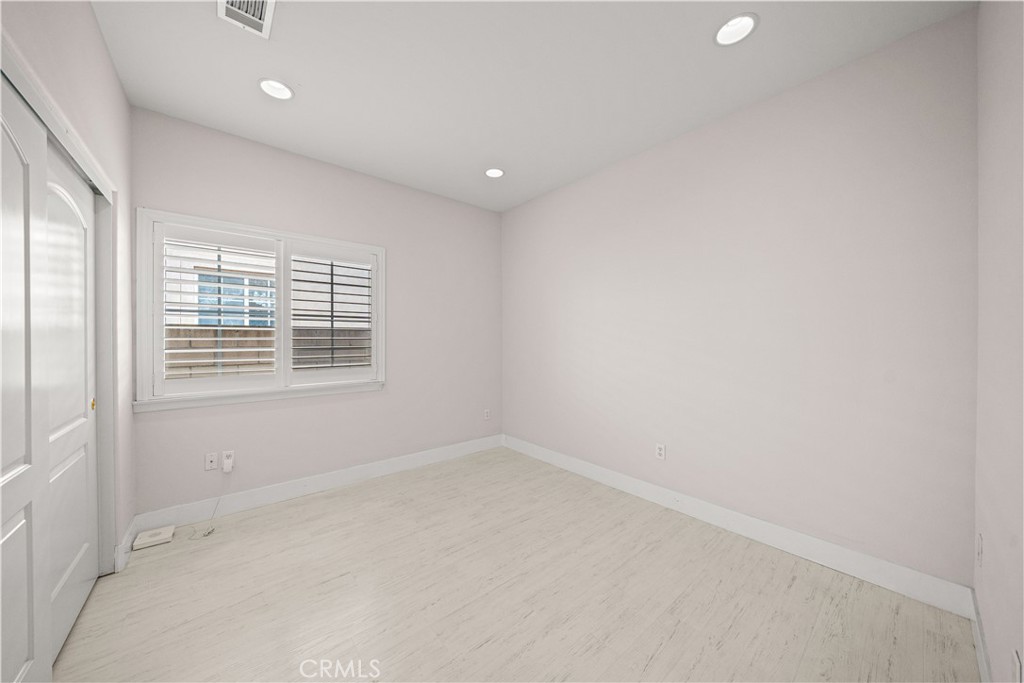 528 E Newmark