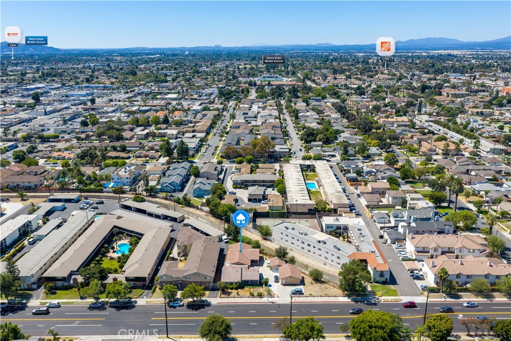 449 S Barranca