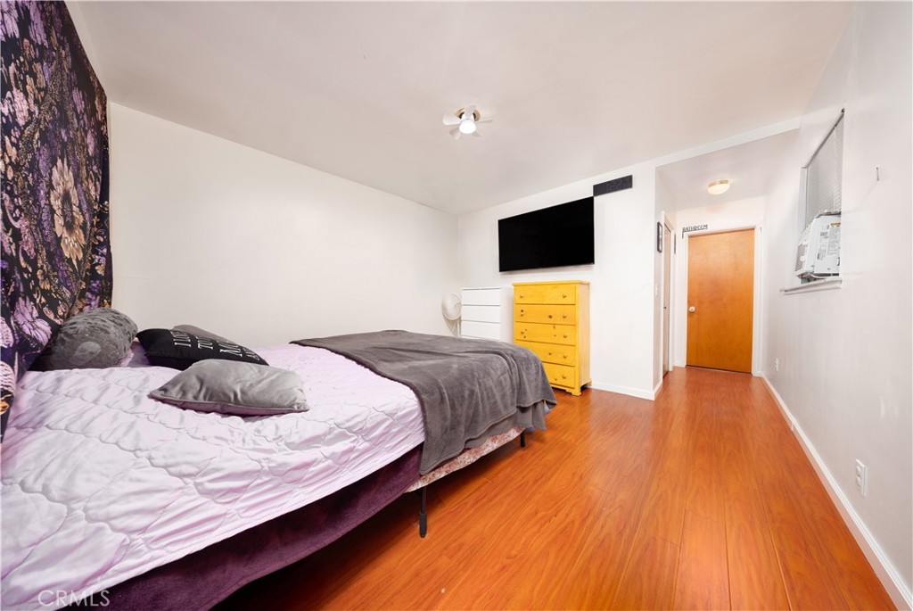 449 S Barranca