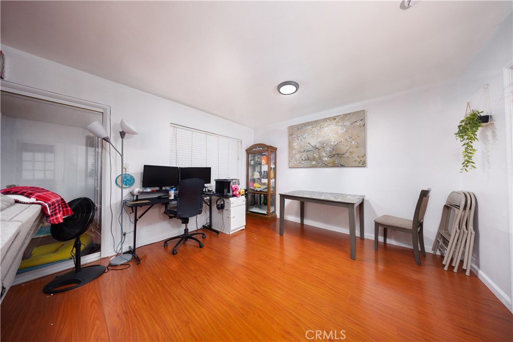 449 S Barranca