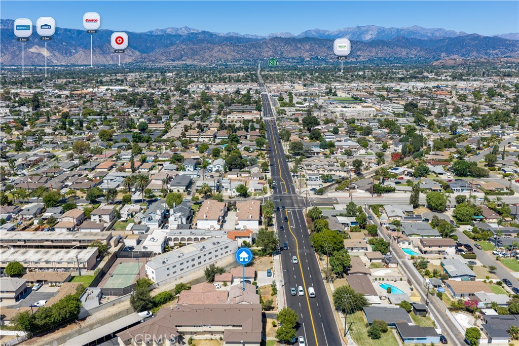 449 S Barranca