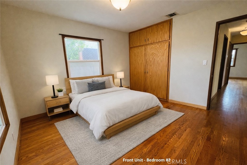231 E Dexter