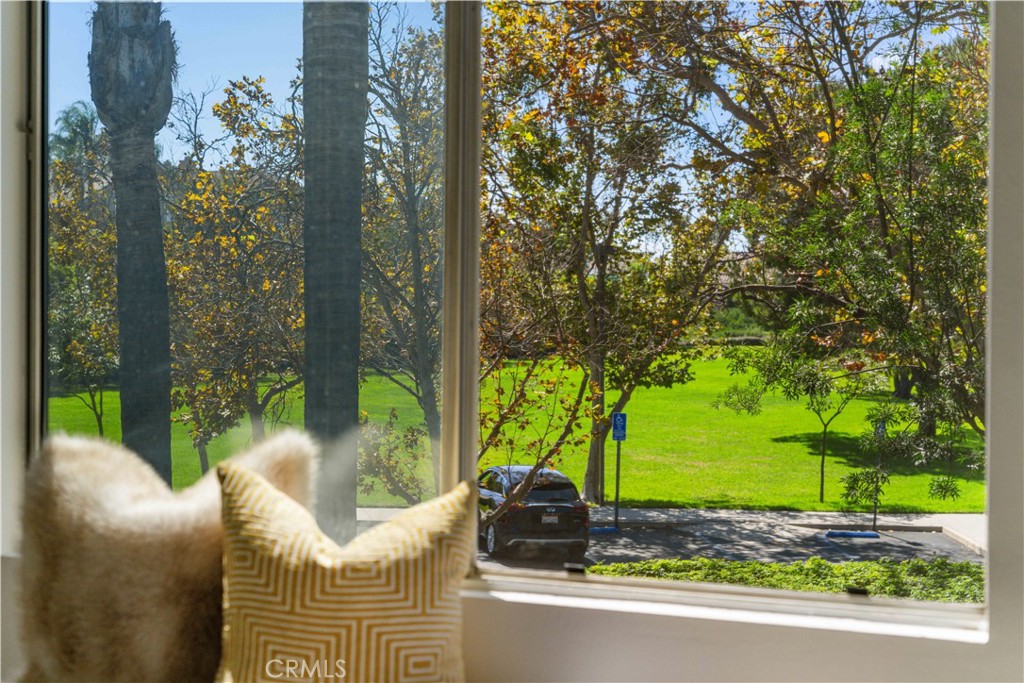 1512 Rancho Hills