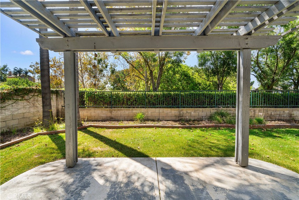 1512 Rancho Hills