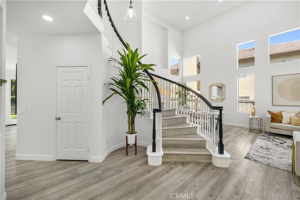 1512 Rancho Hills