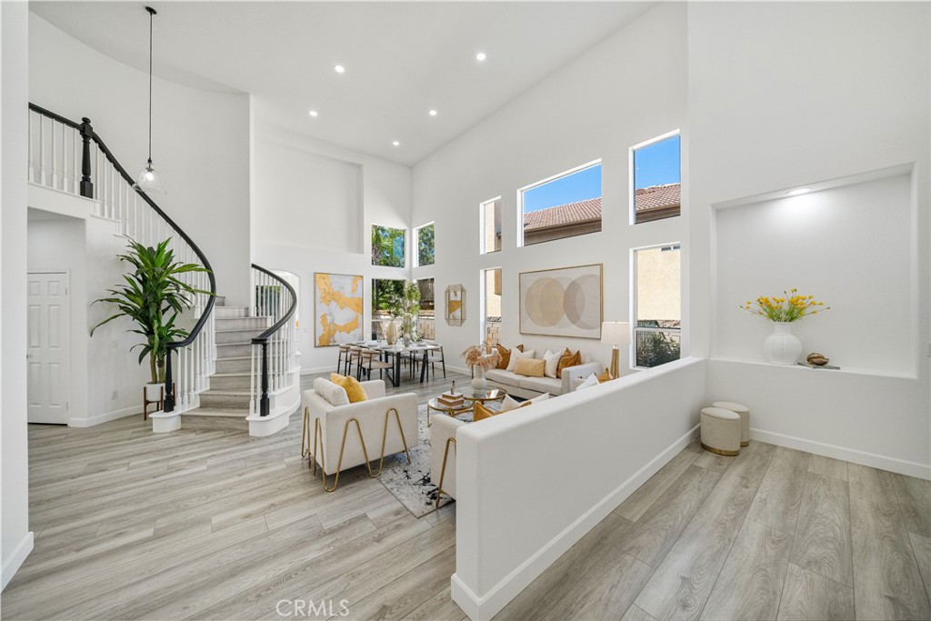 1512 Rancho Hills