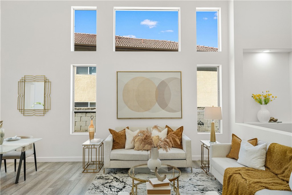 1512 Rancho Hills