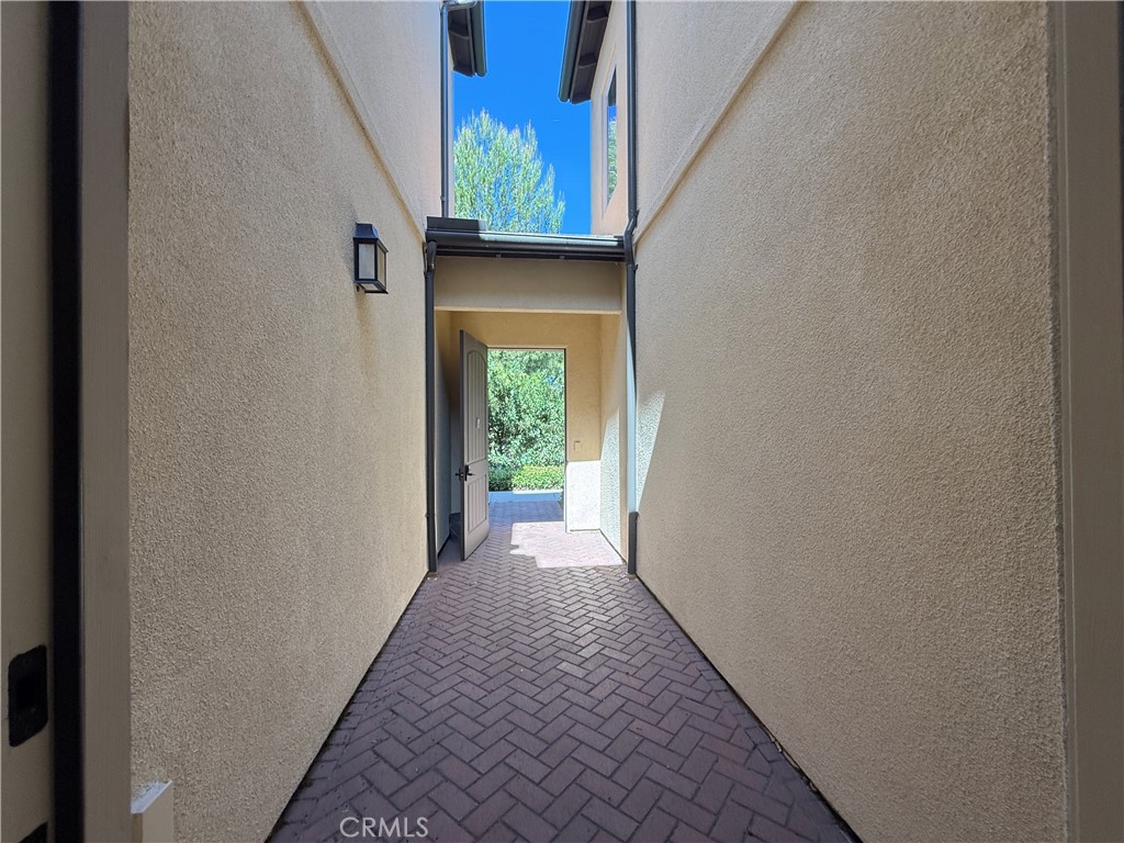 93 Thornhurst