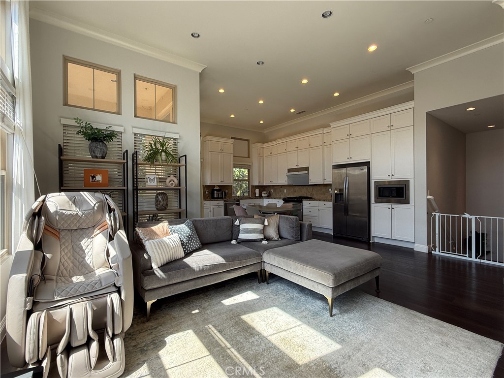 93 Thornhurst