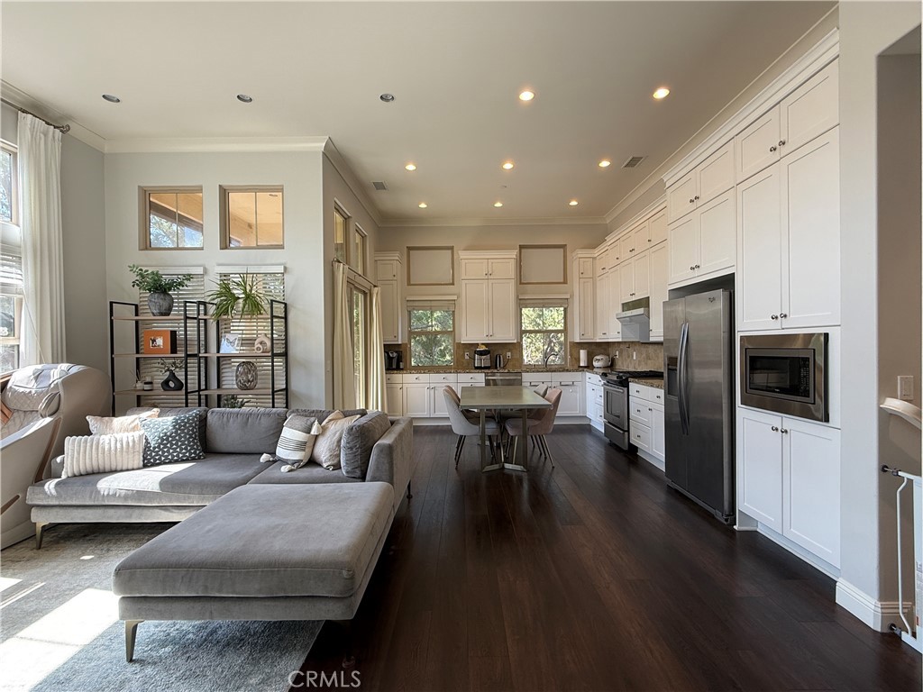 93 Thornhurst