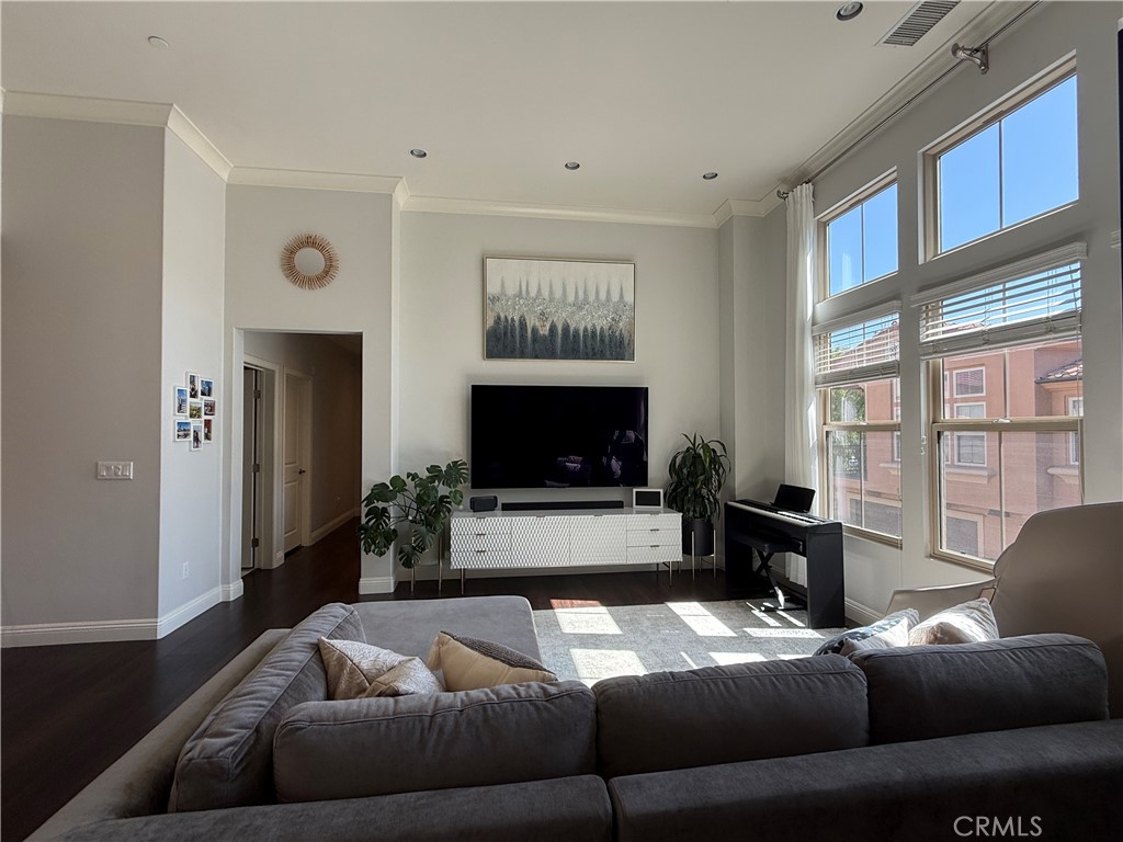 93 Thornhurst