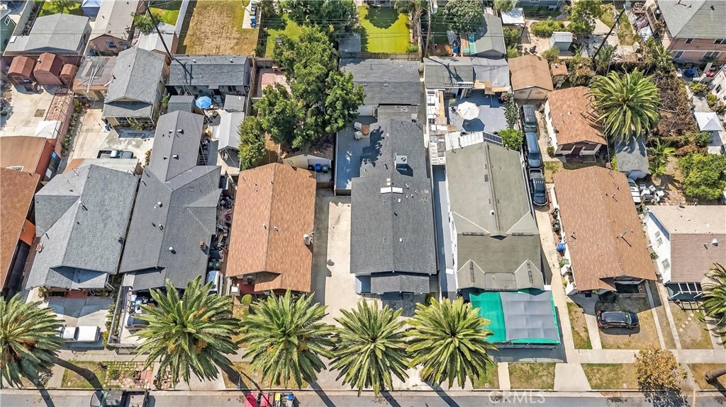 1746 W 38th Place