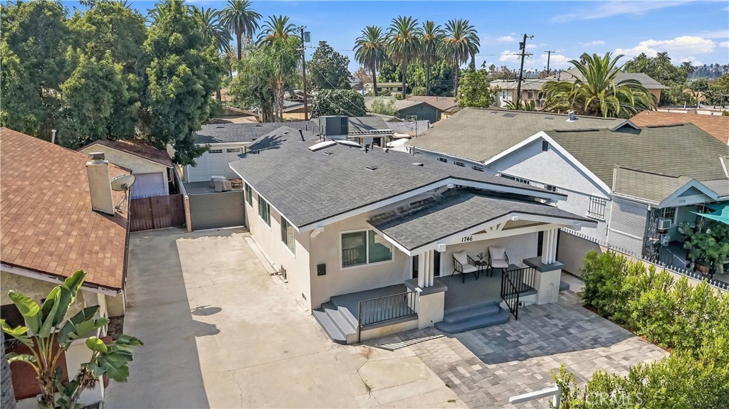1746 W 38th Place