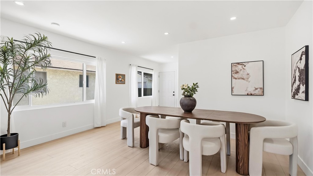 1746 W 38th Place