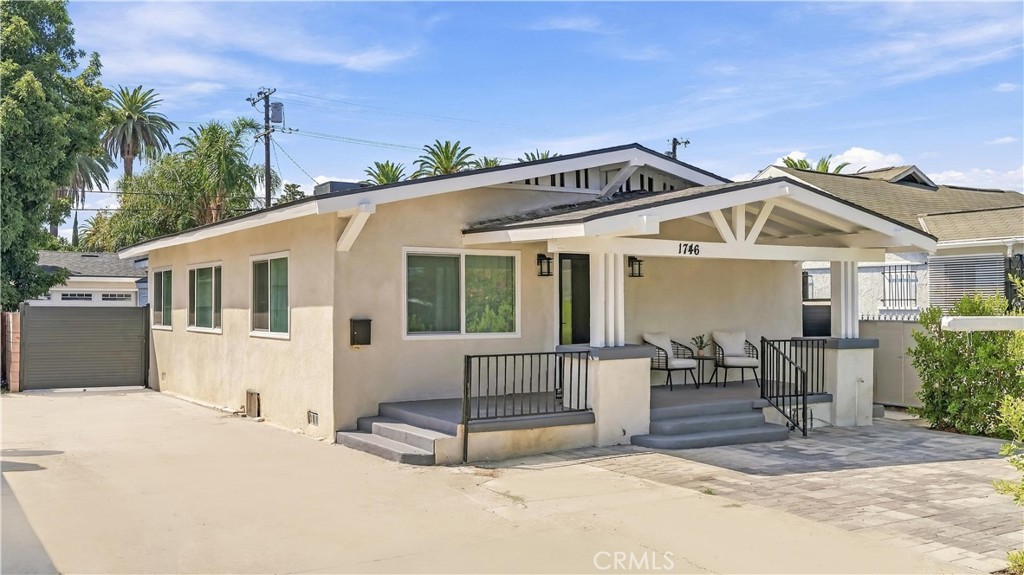 1746 W 38th Place