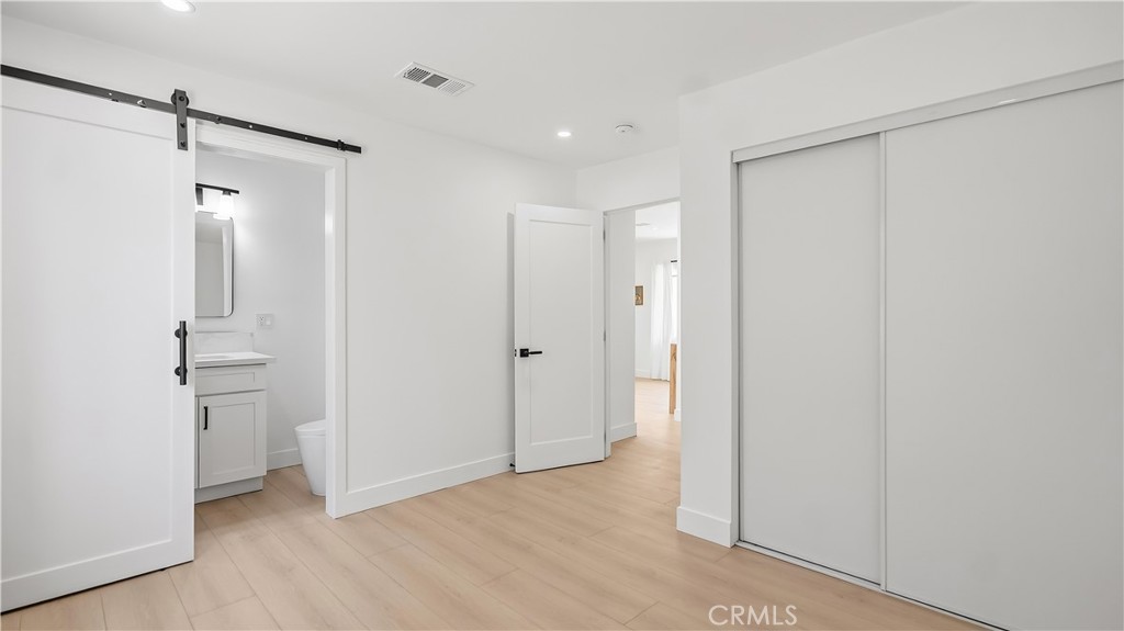 1746 W 38th Place