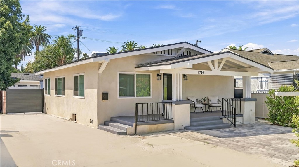 1746 W 38th Place
