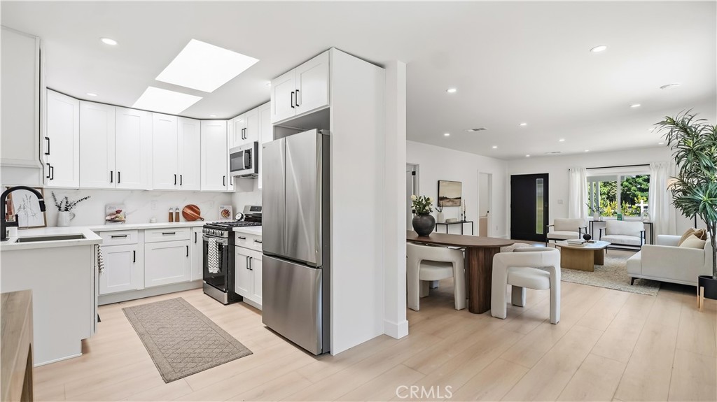1746 W 38th Place