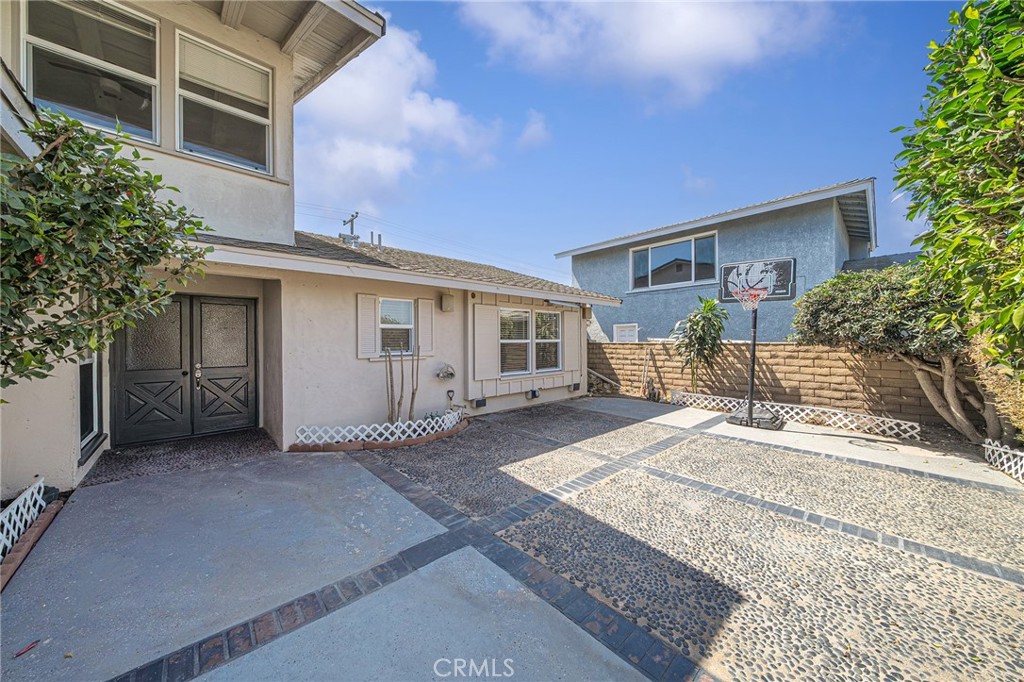 9628 Mariposa Avenue