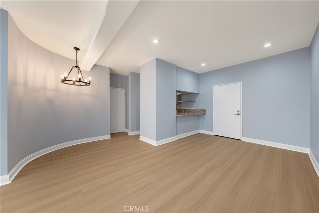 1440 Veteran Avenue 258