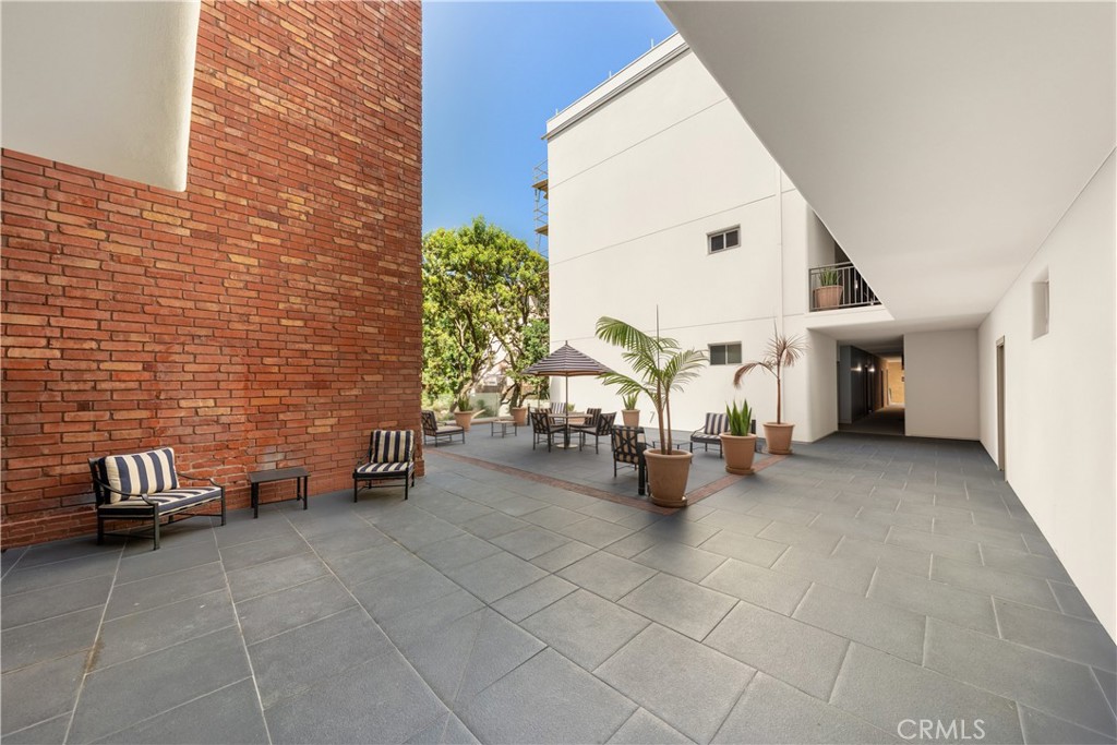 1440 Veteran Avenue 258