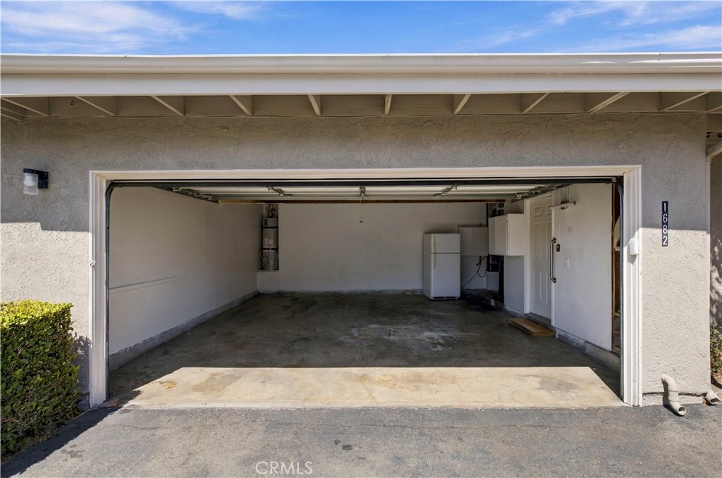 1682 carmel cir w