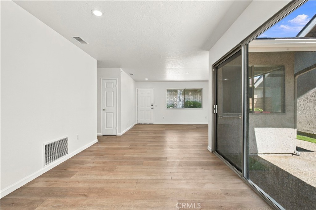 1682 carmel cir w