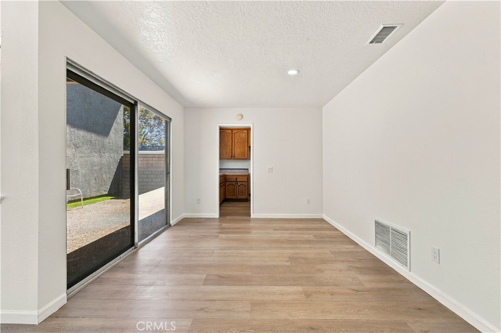 1682 carmel cir w