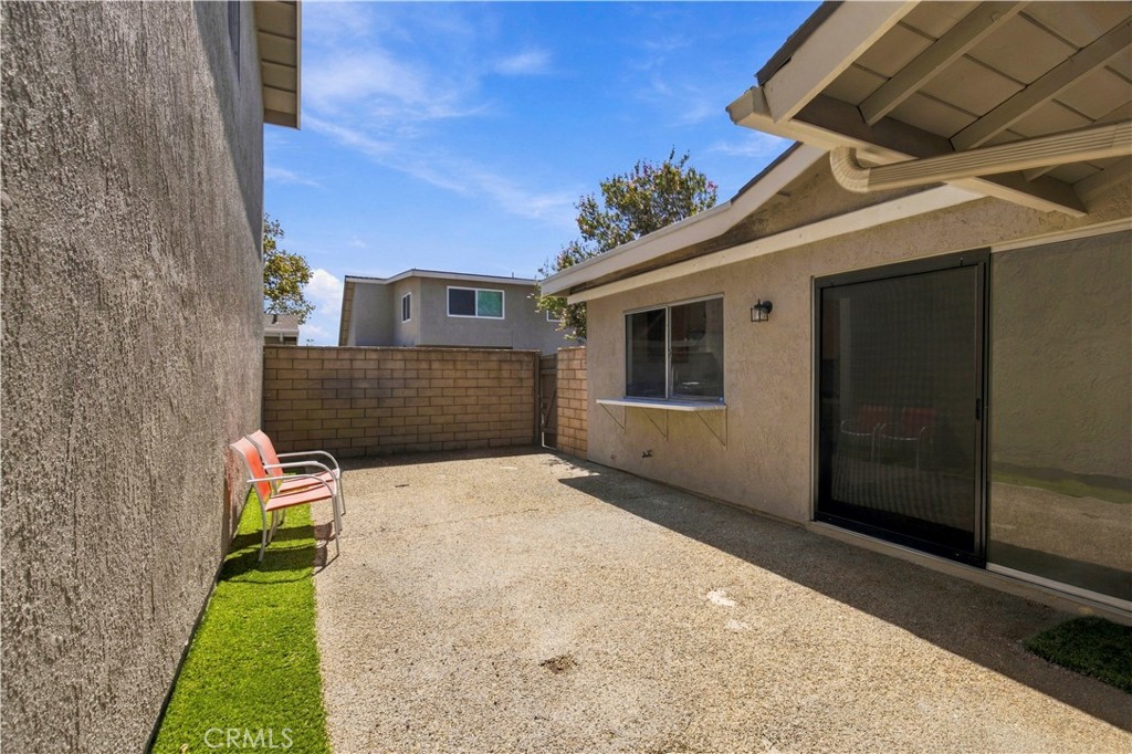 1682 carmel cir w