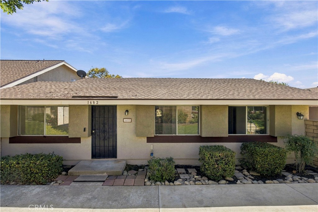 1682 carmel cir w