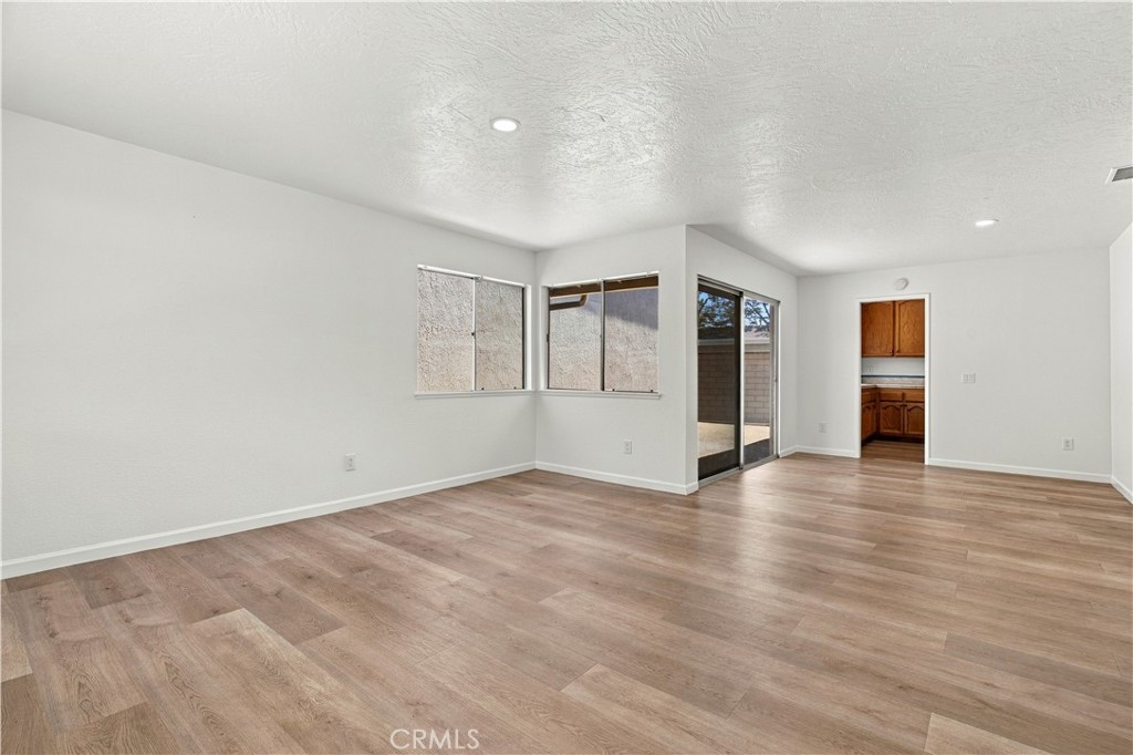 1682 carmel cir w