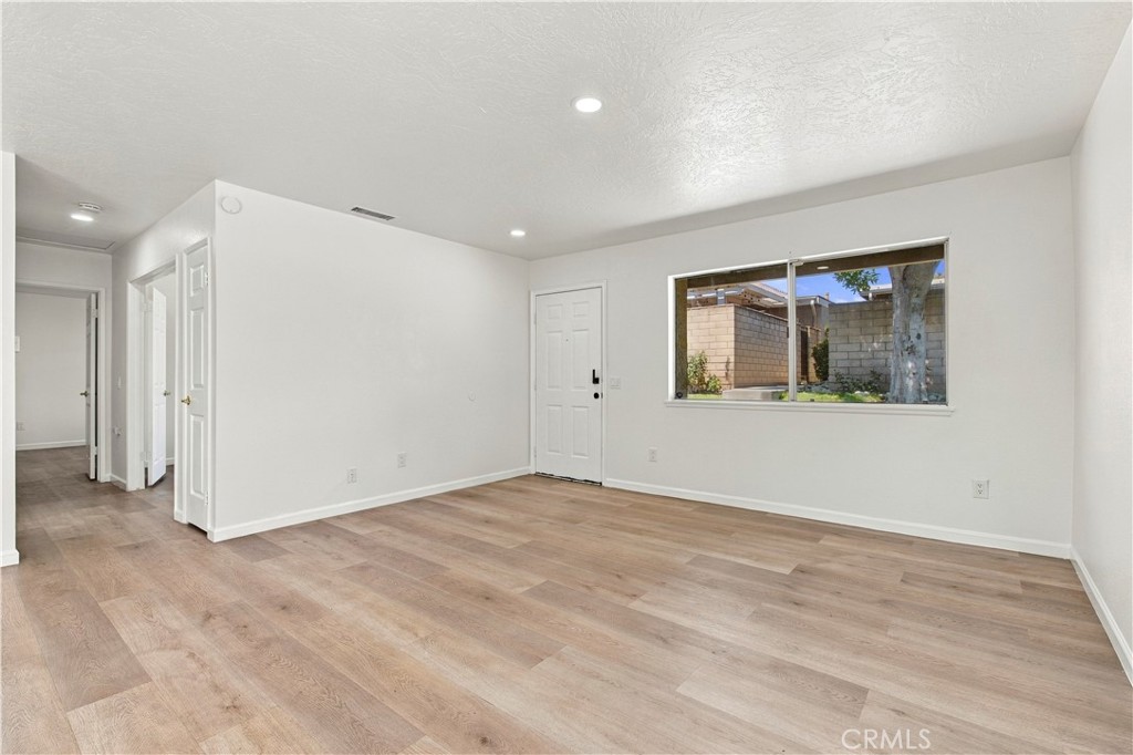 1682 carmel cir w