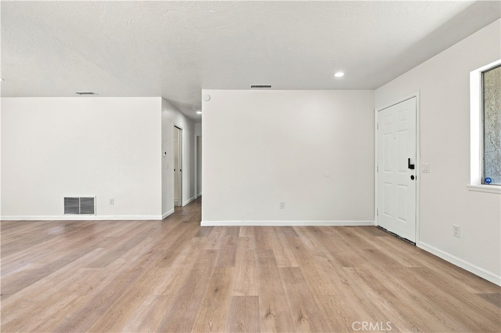 1682 carmel cir w